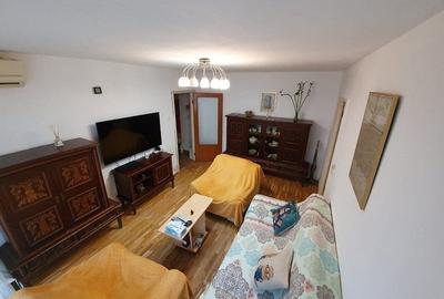 Apartament cu 4 camere semidecomandat, mobilat în Berceni