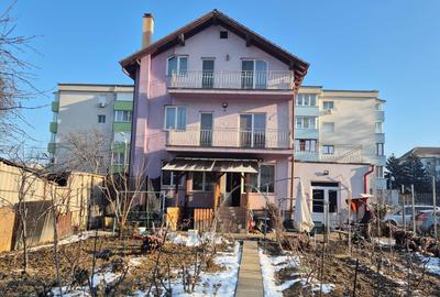 Casă cu 4 camere cu Teren 700 Mp în Exterior Vest