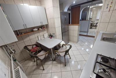 Apartament 3 camere Trapezului - 1