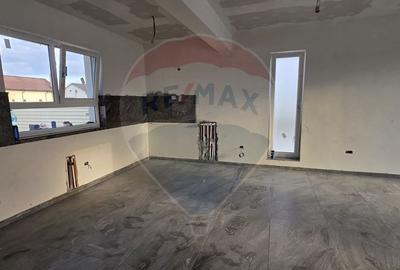 Casă cu 4 camere cu Teren 331 Mp în Crevedia - 4