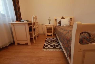 Apartament cu 4 camere decomandat în Central - 2