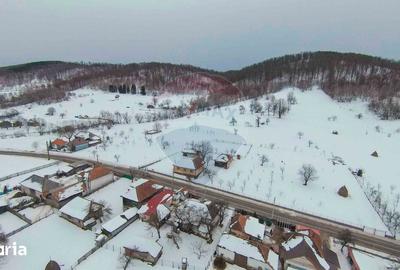 Casă cu 4 camere cu Teren 2000 Mp în Bratca - 1