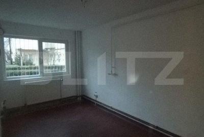 Apartament 3 camere, 66 mp, decomandat, zona- Micro 4 - 1