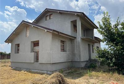 Casa P 1 la rosu (caramida) de in Golesti