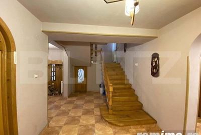 Vila cu potential de transformare in pensiune, 13 camere, Timisul de Sus, Brasov - 10