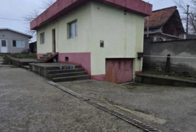 Casă cu 2 camere în 1 Mai - 10