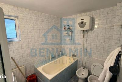 Casă cu 4 camere în Ungureni - 1