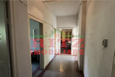 Casa/Vila garaj S= 185 mp, teren 416 mp, pretabila clini - 17
