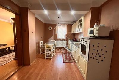 Apartament cu 2 camere decomandat în Central - 2