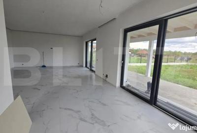 Casă cu 4 camere cu Teren 750 Mp în Păulești - 2