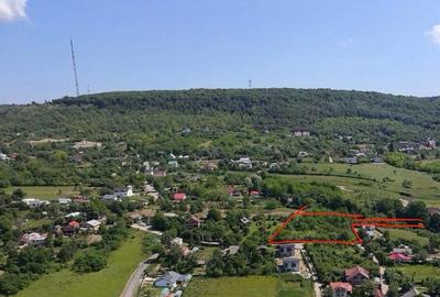 Teren intravilan de 1300 mp, în Bârnova