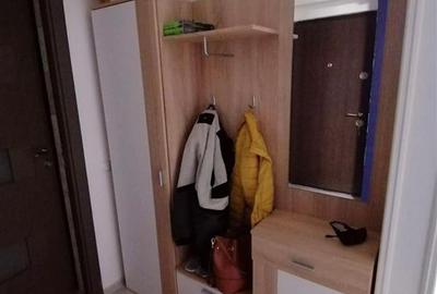 Apartament cu 2 camere decomandat, mobilat în Tractorul - 12