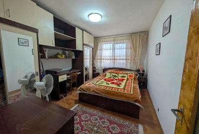 Apartament cu 3 camere semidecomandat în Central - 3