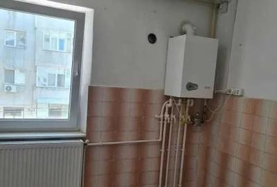 Apartament cu 3 camere decomandat în Inel II