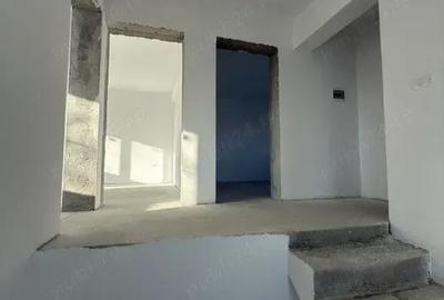 Casă cu 7 camere cu Teren 375 Mp în Central - 5