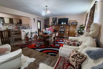 Casă cu 4 camere cu Teren 800 Mp în Central - 2