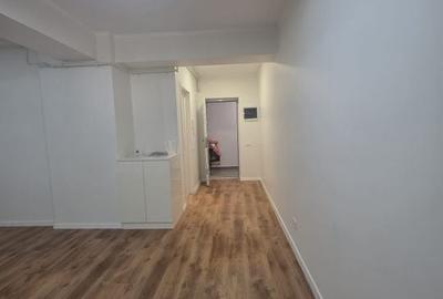 Zona EROII REVOLUȚIEI Piața Progresu 38 mp parcare bloc 2020 - 1