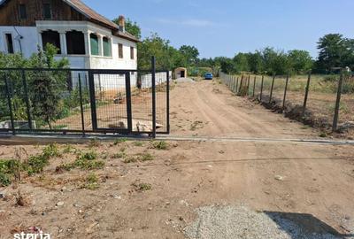 Teren de 2290 mp, în Coșoveni - 1