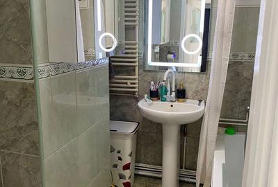 Apartament cu 4 camere decomandat în Nicolina - 8