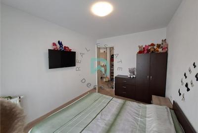 Apartament cu 2 camere decomandat în Tractorul - 9