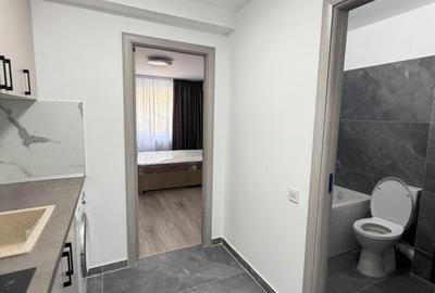 Garsonieră în Titan - 2