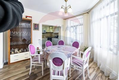 Casă cu 9 camere cu Teren 650 Mp în Tractorul - 15