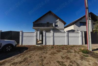 Casă cu 4 camere în Central - 1