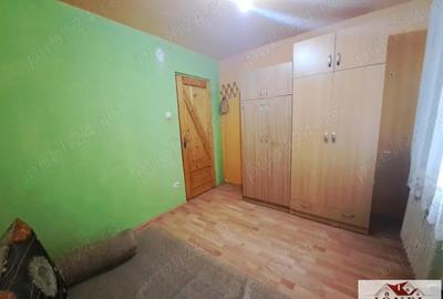 Vanzare apartament doua camere in Cugir, etaj 1 - 4