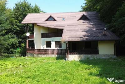 Casă cu 6 camere cu Garaj în Sucevița - 18