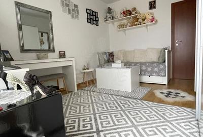 Apartament cu 2 camere decomandat, mobilat în Central