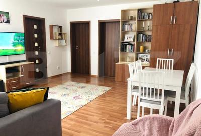 Apartament cu 3 camere decomandat în Florești