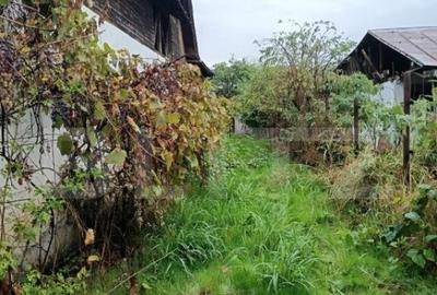 Casa renovabila ,spatioasa,cu un teren generos si gradina in - 2