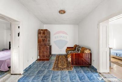 Casă cu 5 camere cu Teren 1620 Mp în Bârzava - 9