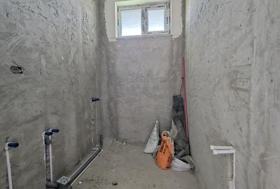 Apartament cu 2 camere semidecomandat în Km 5 - 9