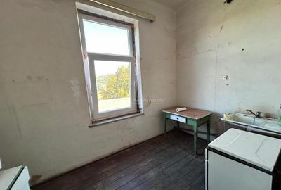 Apartament cu 3 camere semidecomandat în Central - 4