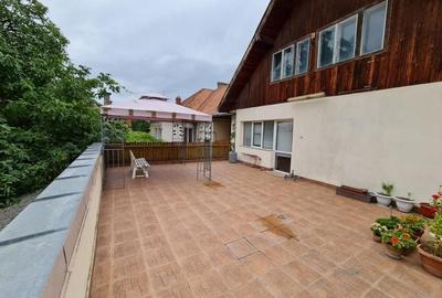 Proprietate individuala-3 apartamente,spatiu comercial,garaje,gradina,curte - 8