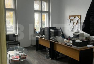 Casă cu 5 camere cu Teren 720 Mp în Central - 2