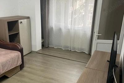 Garsonieră decomandată în Petros - 1