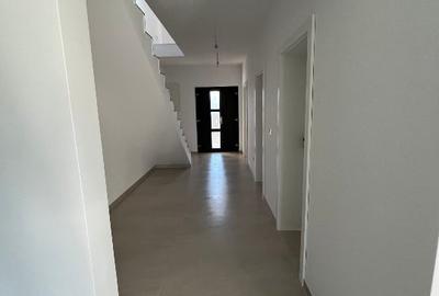 Duplex cu 4 camere cu Canalizare în Moșnița Veche - 16