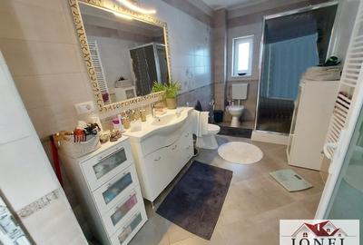 Casă individuală cu 5 camere cu Canalizare în Est - 8