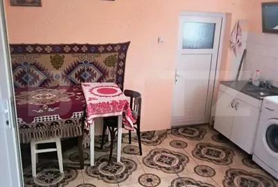 Casă cu Teren 8200 Mp în Central - 2