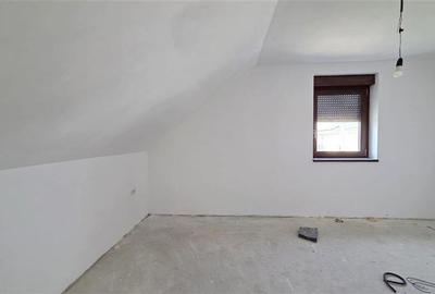 Duplex cu 5 camere cu Canalizare în Aeroport - 7