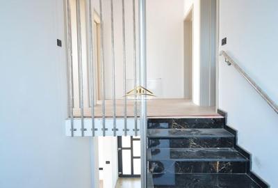 Casă cu 4 camere cu Canalizare în Central - 3