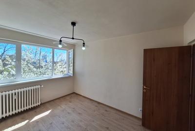 Apartament cu 2 camere semidecomandat, mobilat în Pajura - 4