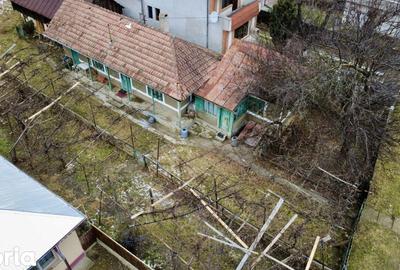 Casă cu 2 camere cu Teren 1695 Mp în Văleni - 1