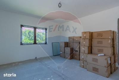 Casă cu 4 camere cu Teren 2914 Mp în Hoghiz - 14