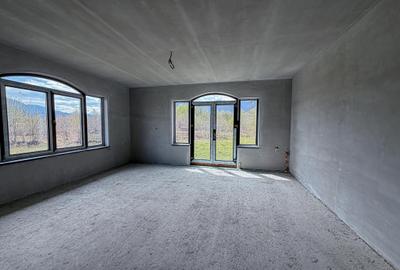 Casă individuală cu 6 camere cu Teren 1077 Mp în Bran - 13