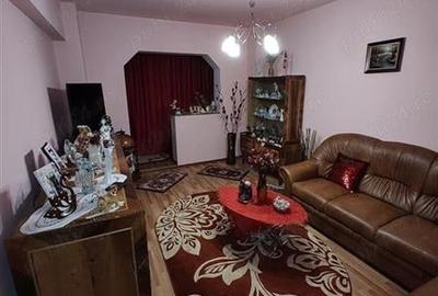 Apartament cu 2 camere decomandat, mobilat în Județean