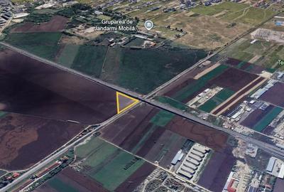 Spațiu comercial, în Tractorul