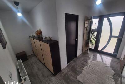 Casă cu 5 camere cu Teren 1800 Mp în Dănești - 6